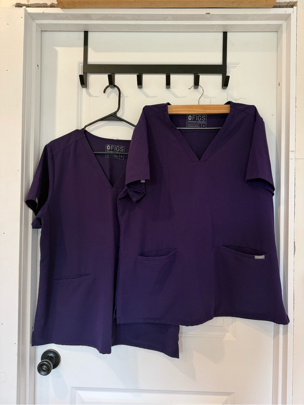 FIGS- Deep Purple V-Neck Short Sleeve Scrub Top XL (lot of 2!!)